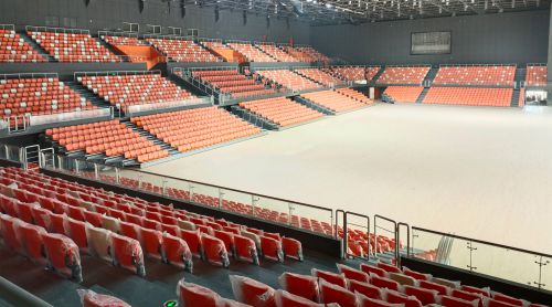 場館座椅的“骨骼”之謎：吹塑 vs 注塑，為何征途座椅選擇氣輔注塑？?